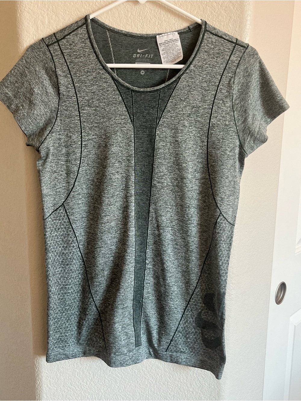 Nike Dri-FIT Women's Heathered Gray Short Sleeve Tee